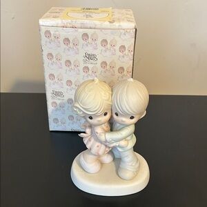 Vintage Precious Moments Collection Hug One Another Figurine 1990